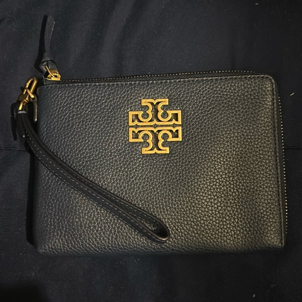 Tory burch wristlet